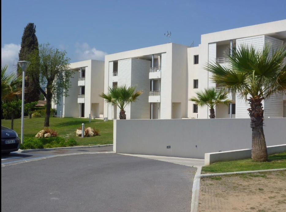 Luxury 3 Piece Garden Apartment In Cannes Marina Mandelieu-la-Napoule Exterior photo